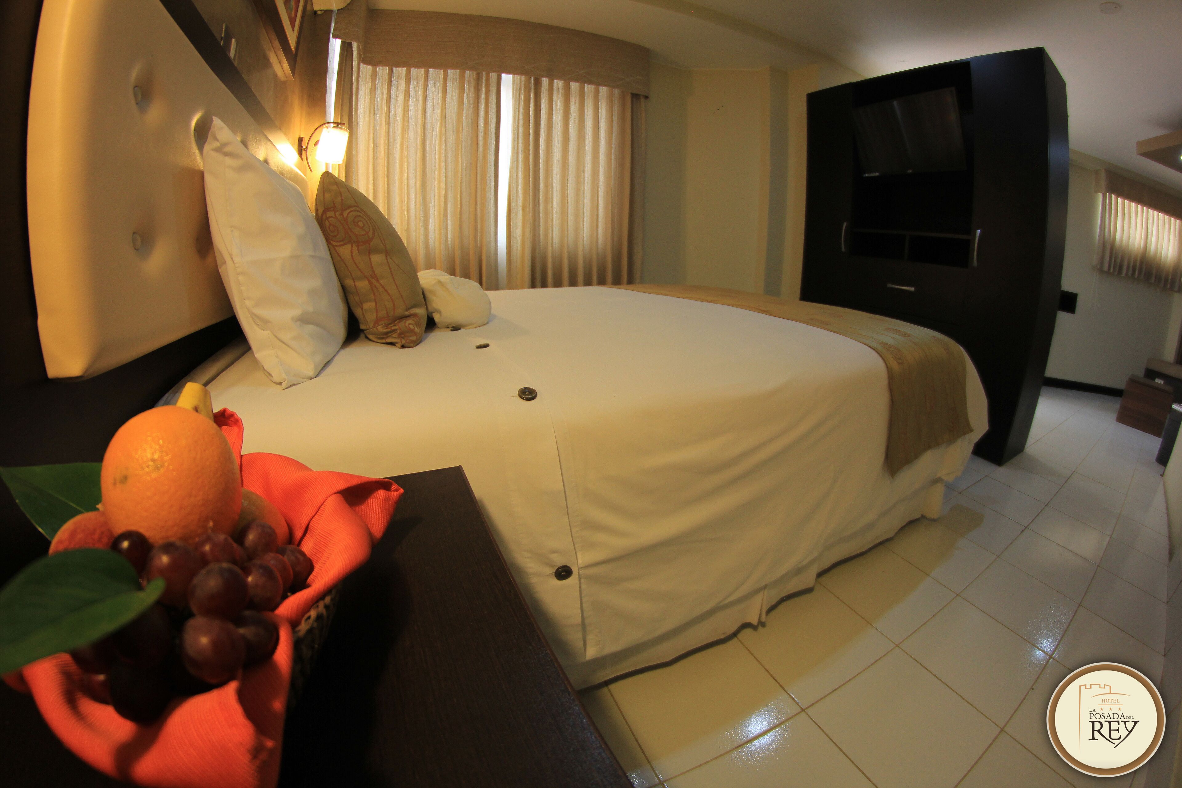 Romantic Room, Mixed Dorm