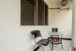 Junior Apartment, 1 Katil Ratu (Queen) dengan Katil Sofa, Patio, Garden View | Teres/patio