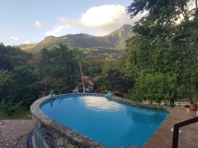 Linda Vista, Enorme Terraza, Barbacoa y Piscina. Disfruta del Grato Ambiente