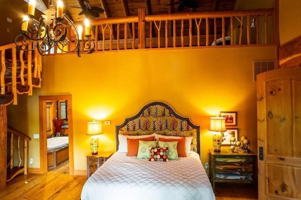 4 bedrooms, desk, iron/ironing board, WiFi