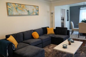 Living area - Your home away from home in the heart of Dallas (Dallas)