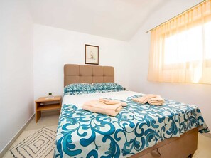 2 chambres, fer et planche à repasser, Wi-Fi gratuit, draps fournis