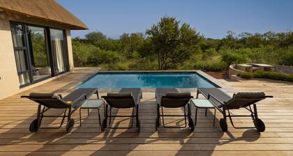 Villa Uthando: Stylish brand new villa with amazing views