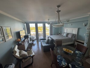 In-room safe, desk, iron/ironing board, free WiFi - New Listing! Cozy Coastal Studio at Coral Beach, Freeport (Freeport)