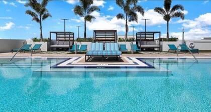 Modern Condo 2BR/2BA • Pool • Great Location