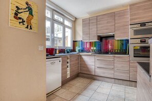 Private kitchen - Souplex - unusual apartment in the little Jafna district (Paris)