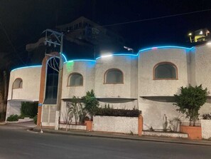 Fachada de la propiedad