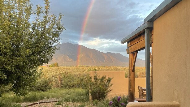 Terrace/patio - Taos Mountain Views Cozy Home Special Rates (El Prado)
