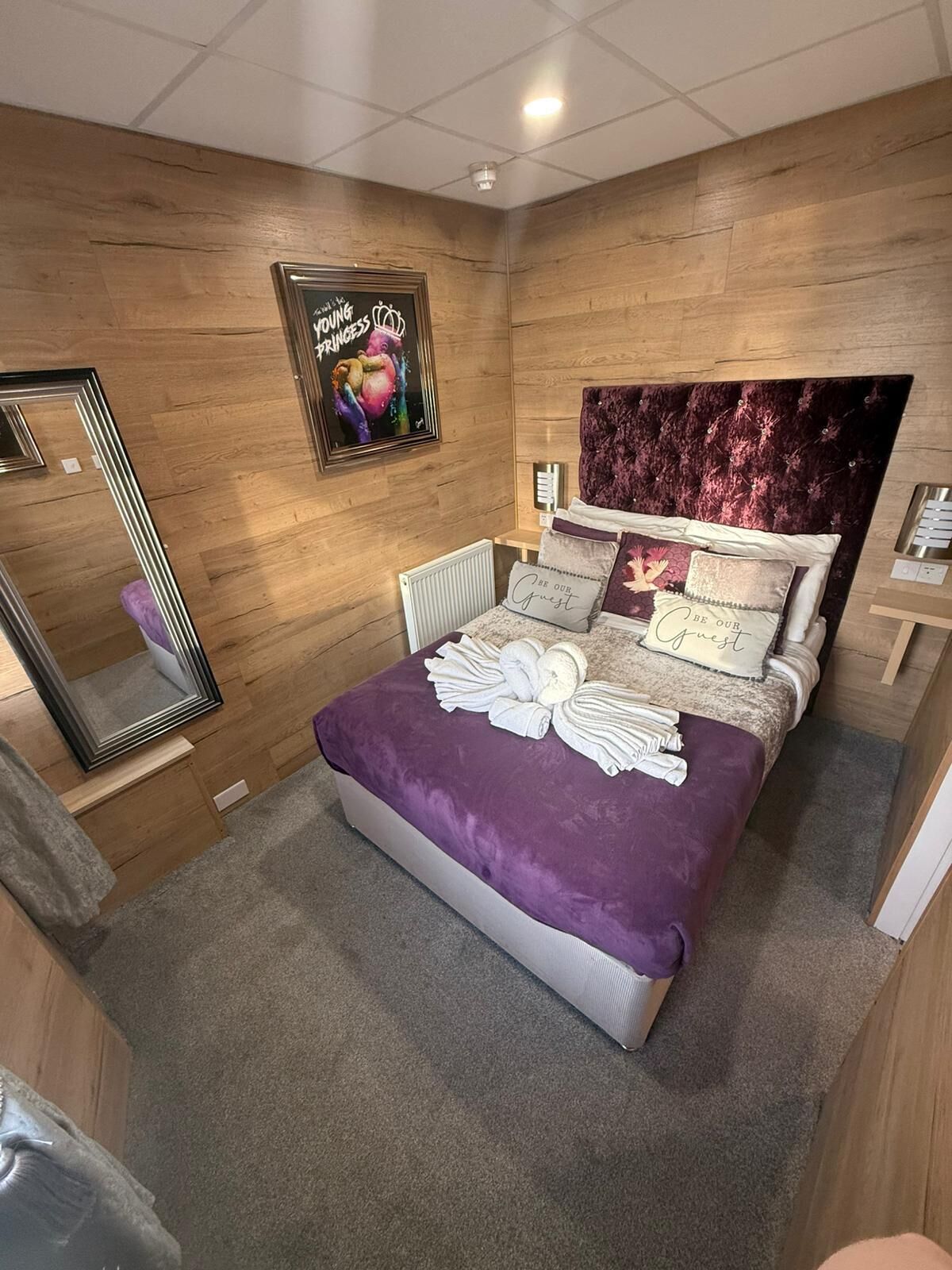 Habitación familiar, vista al mar | Caja de seguridad en la habitación y tabla de planchar con plancha 