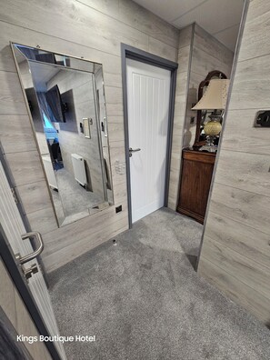 Una cassaforte in camera, ferro/asse da stiro