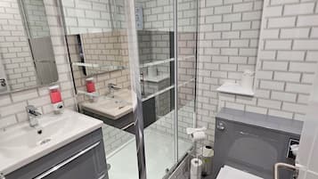 Zimmersafe, Bügeleisen/Bügelbrett