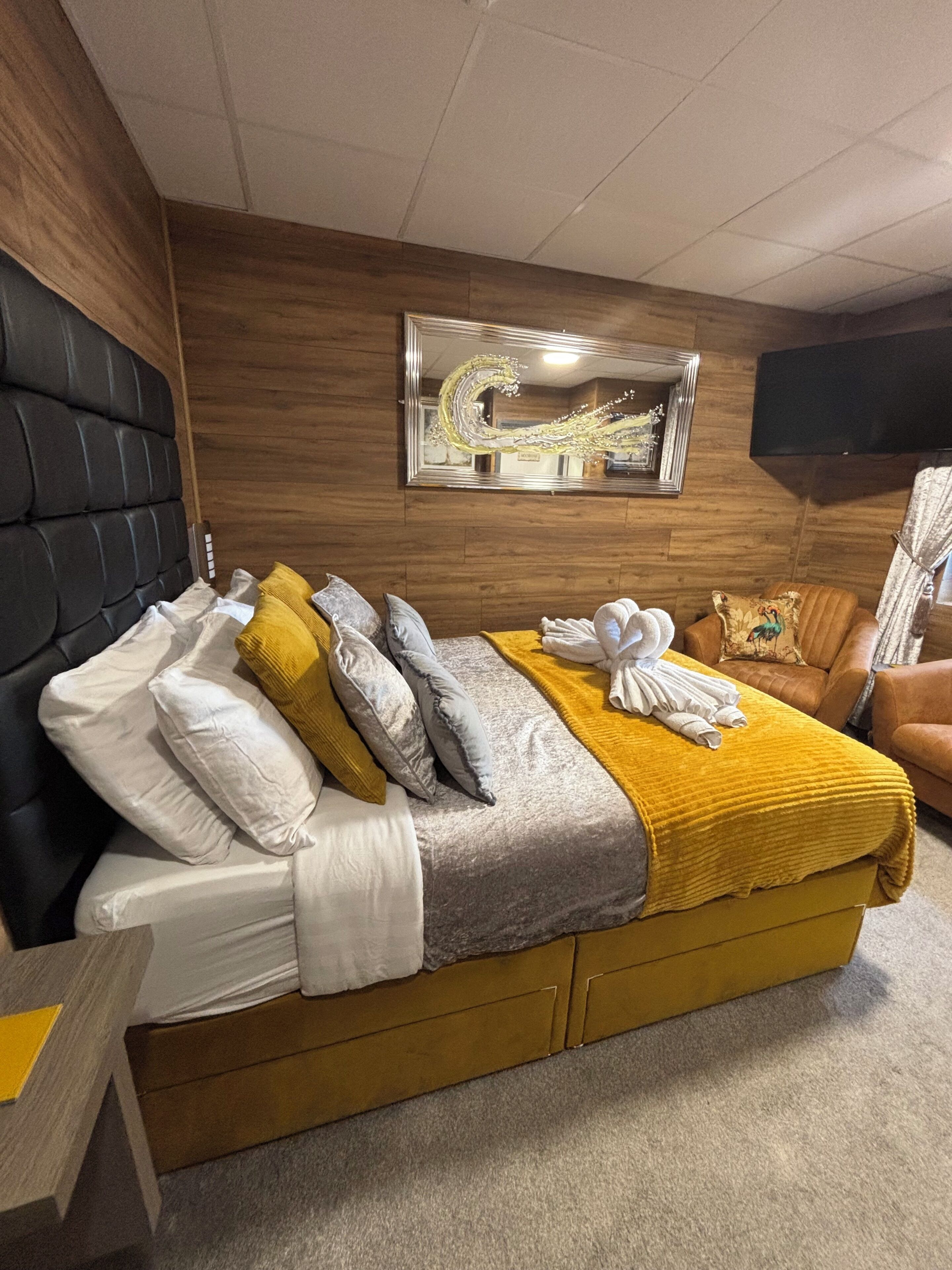 Habitación doble de lujo | Caja de seguridad en la habitación y tabla de planchar con plancha 