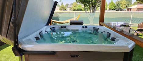 Bain à remous extérieur