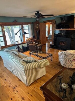 Smart TV, fireplace, stereo, printers