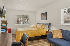 7 Schlafzimmer, Schreibtisch, Bügeleisen/Bügelbrett, kostenloses WLAN