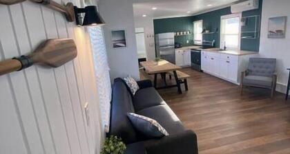 Ludington Ave Suite 1- blocks from downtown!