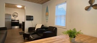 Ludington Ave Suite 3-Blocks from downtown!