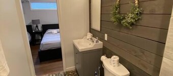 Ludington Ave Suite 3-Blocks from downtown!