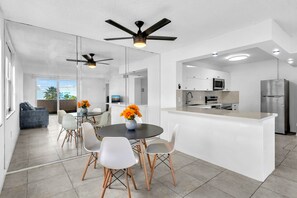 In-room dining - Bay Harbor Sunset (Bay Harbor Islands)