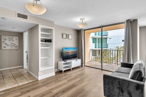 Room | Living area | 55-inch flat-screen TV with cable channels - Bay Harbor Sunset (Bay Harbor Islands)