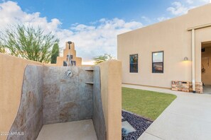 Property grounds - Cozy Home - Enclosed Pool & Horse Stalls (Scottsdale)