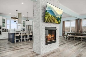 Dining - New Upscale Lake Home w/ Views, Deck, WiFi, Games! (Smithville)