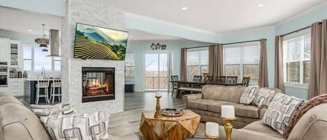 Fernseher, Kamin, Arbeitsbereiche