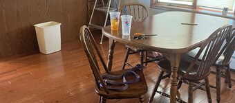 Cozy home close to Fort Peck with all the amenities! Pet friendly