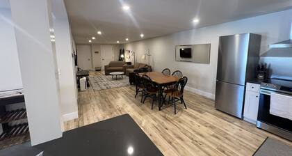 Renovated 2‑Bed Apt w/ EV Charger, Wi‑Fi & Private Patio — 1 mi to Stowe Village