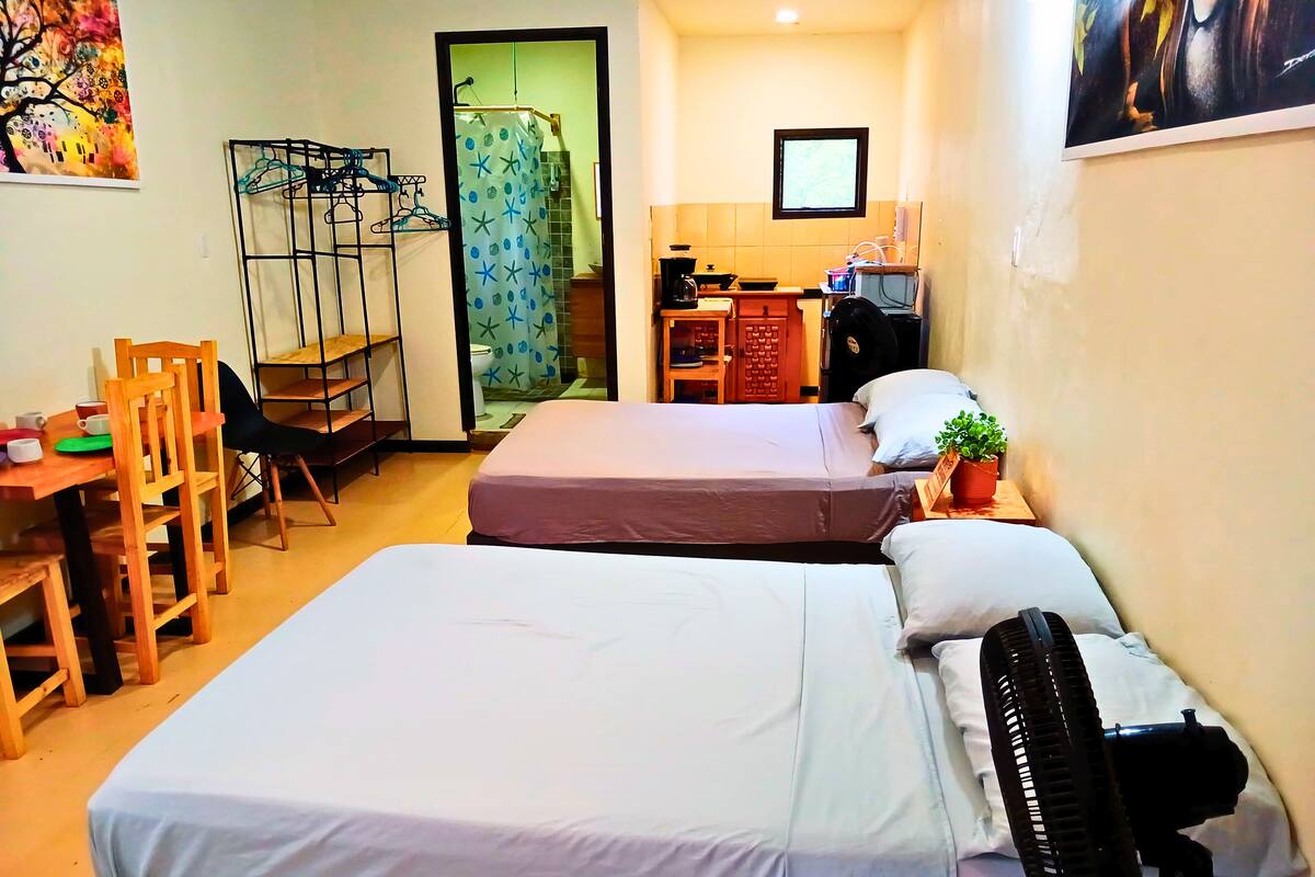 Samadhi Doble Starlink Cocina Playa 80 m | Camas con pillow-top, espacio para trabajar con laptop y wifi gratis 