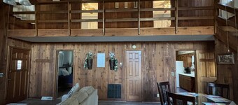 Chatsworth Charm Cabin-Influenced House