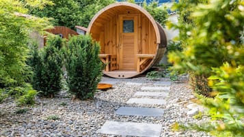 Sauna, hot tub, steam room, massages
