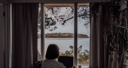 Blue Lagoon Beach House - Absolute Beachfront! Dodges Ferry