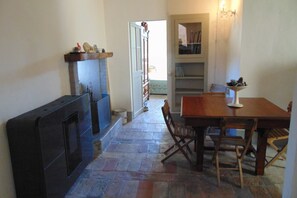 Dining - SE050 - Palazzo d'Arcevia, charming renovated two-room apartment (Palazzo d'Arcevia)