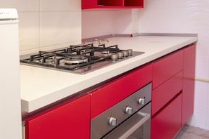 Fridge, oven - M376 - Marcelli, two-room apartment with parking space (Marcelli)