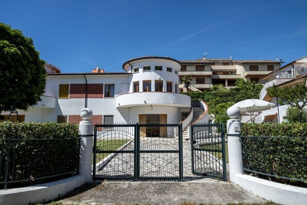 Exterior - M376 - Marcelli, two-room apartment with parking space (Marcelli)