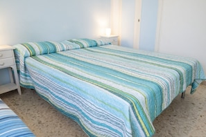 2 bedrooms, bed sheets