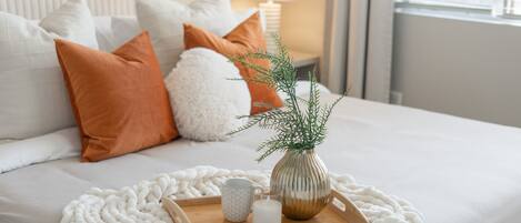 1 slaapkamer, een strijkplank/strijkijzer, gratis wifi, beddengoed