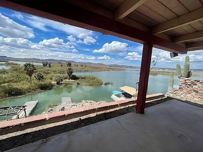 Martinez Lake River Rental - steps to the river