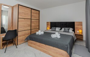 4 slaapkamers, een kluis op de kamer, reisbedje, gratis wifi
