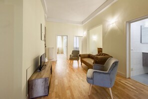 Living area - Fabbroni 3 bedrooms in Florence by Mmega (Firenze)