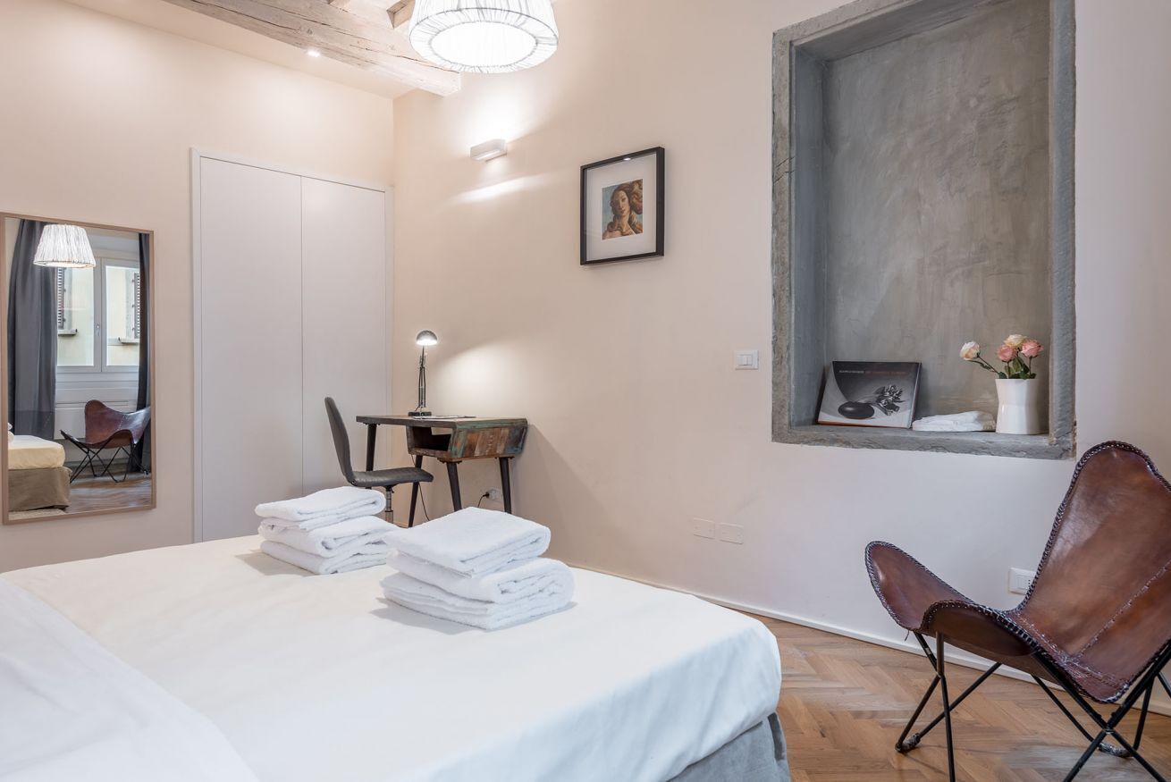 2 bedrooms, desk, iron/ironing board, WiFi