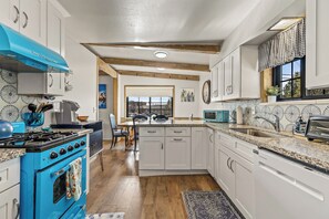 Fridge, microwave, oven, stovetop - Clever Cabins - 2 Adjacent Homes w/Fully Fenced Yards, AC, W/D, Smart TVs, WiFi (Flagstaff)