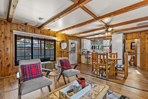 Smart TV, fireplace, books, music library - Clever Cabins - 2 Adjacent Homes w/Fully Fenced Yards, AC, W/D, Smart TVs, WiFi (Flagstaff)