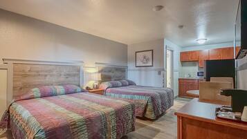 Habitación estándar con 1 cama doble o 2 individuales, no fumadores, cocina básica | Wifi gratis y ropa de cama