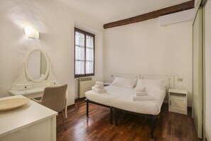 2 bedrooms, iron/ironing board, WiFi, bed sheets - Santa Croce 2 bedroom (Firenze)