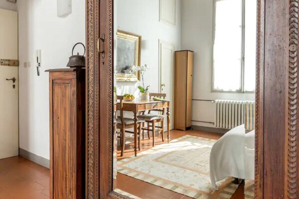 1 bedroom, WiFi, bed sheets - Studio apt Ancient Palazzo (Florence)