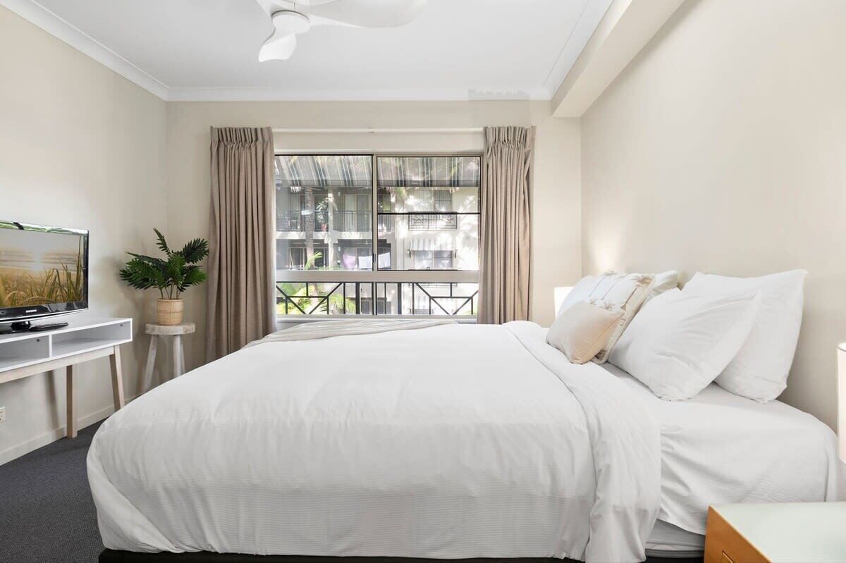 1 habitación, tabla de planchar con plancha, cuna de viaje y wifi 