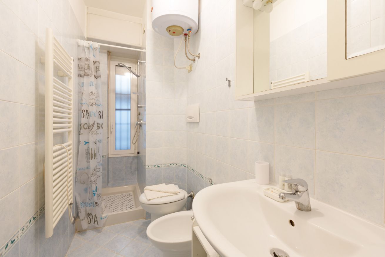 Suihku, hiustenkuivaaja, bidee