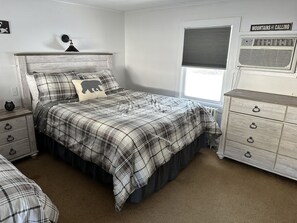 1 sovrum och sängkläder